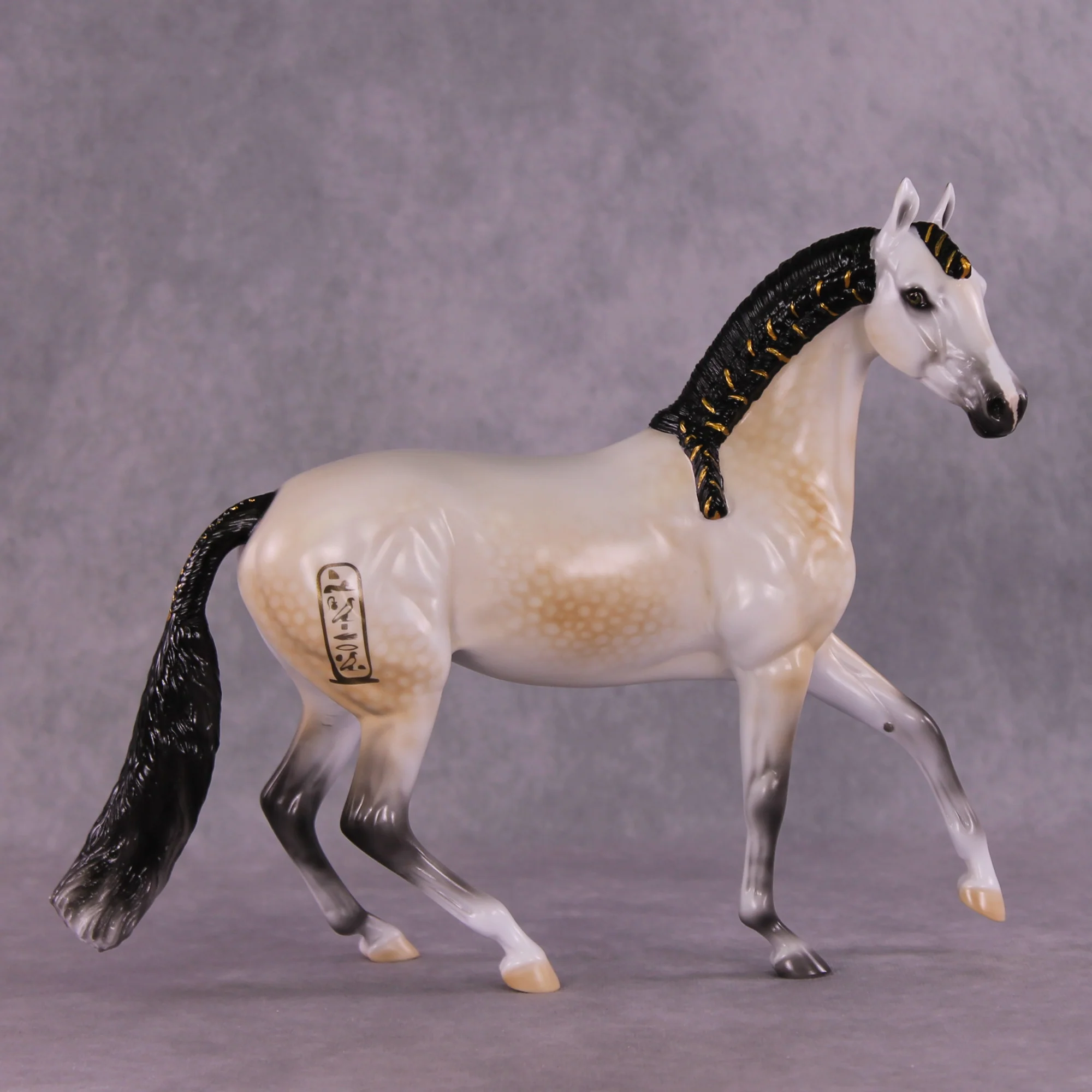 Peter Stone model horse, Cleopatra