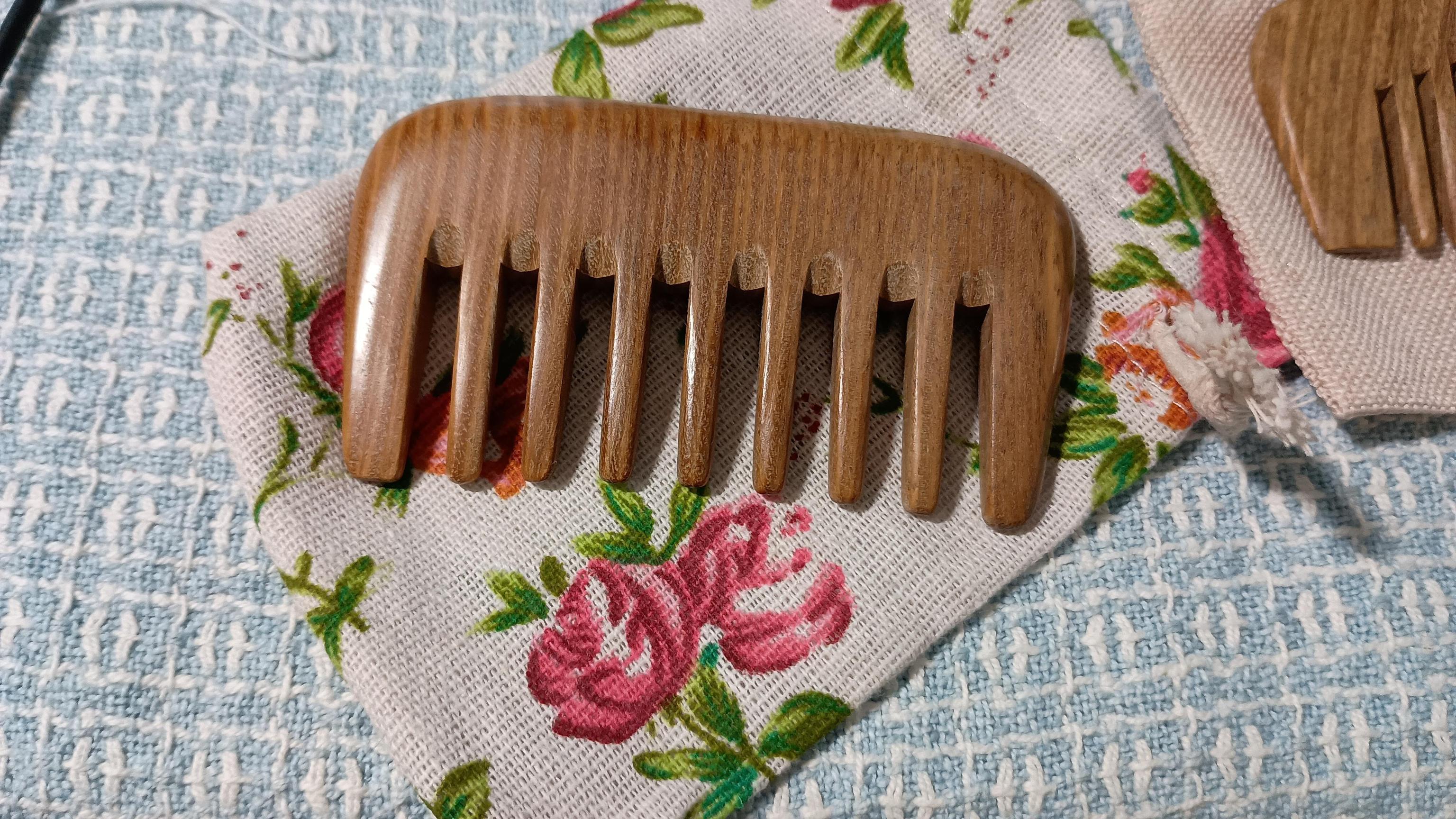 Green Sandalwood comb